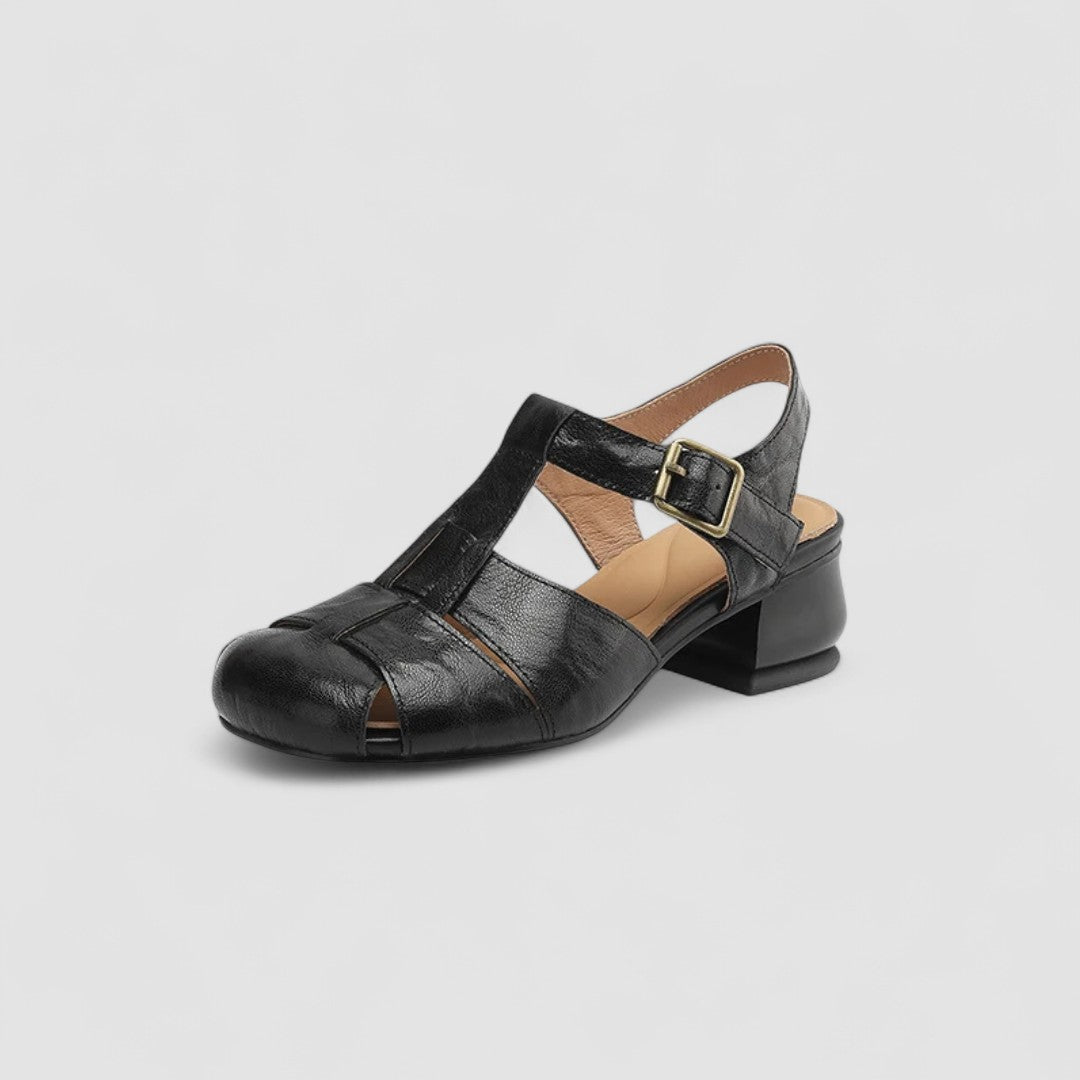 Sandrine opengewerkte schoenen met riempjes