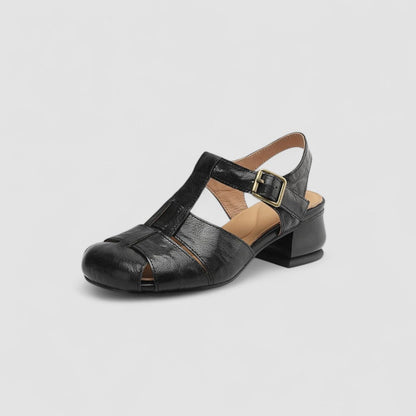 Sandrine opengewerkte schoenen met riempjes