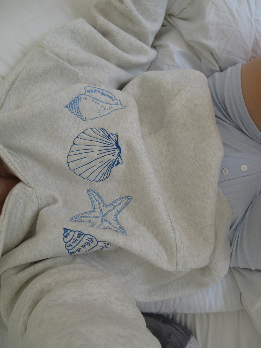 Ocenia Unisex sweatshirt with shells