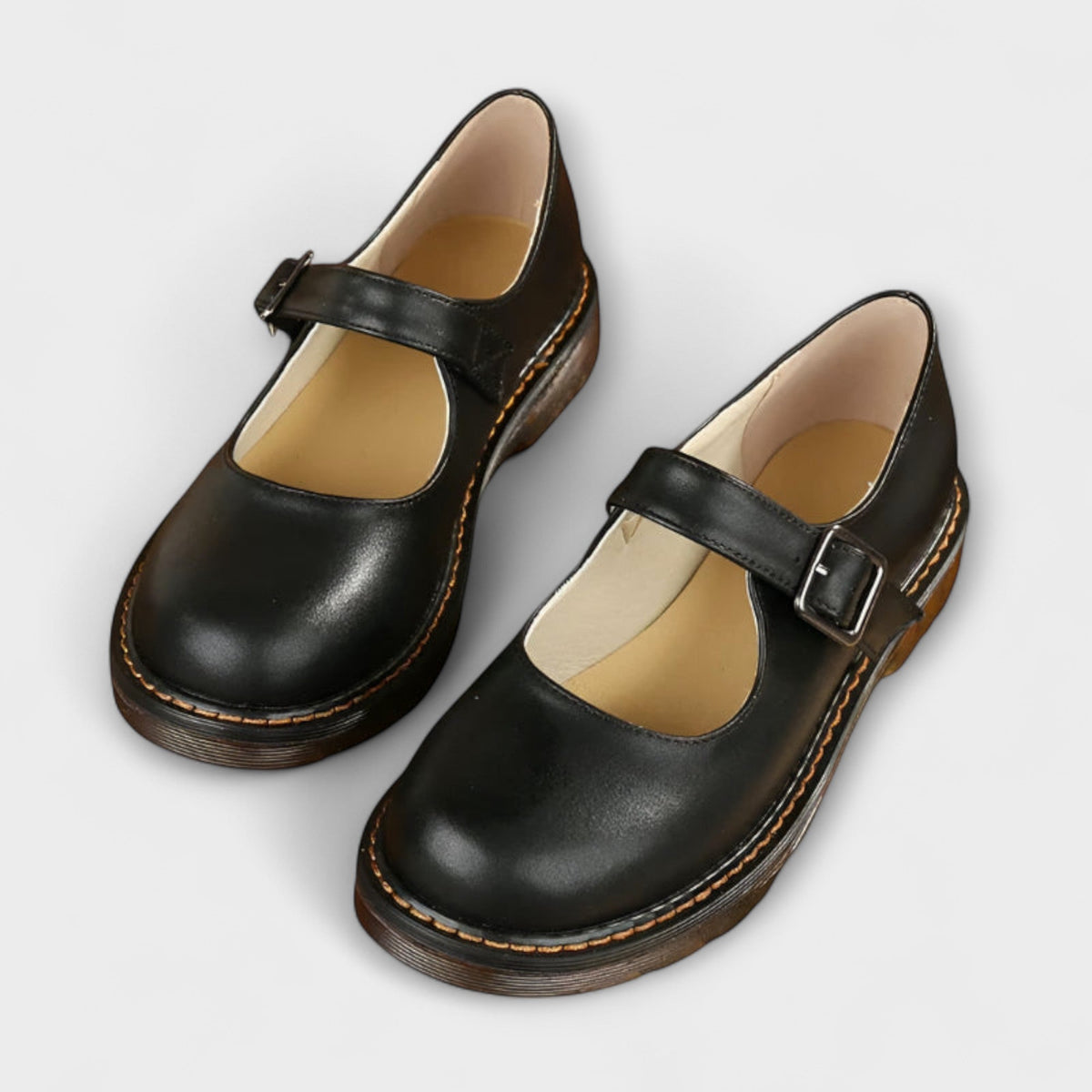 Claire loafers met gesp en sierstiksels