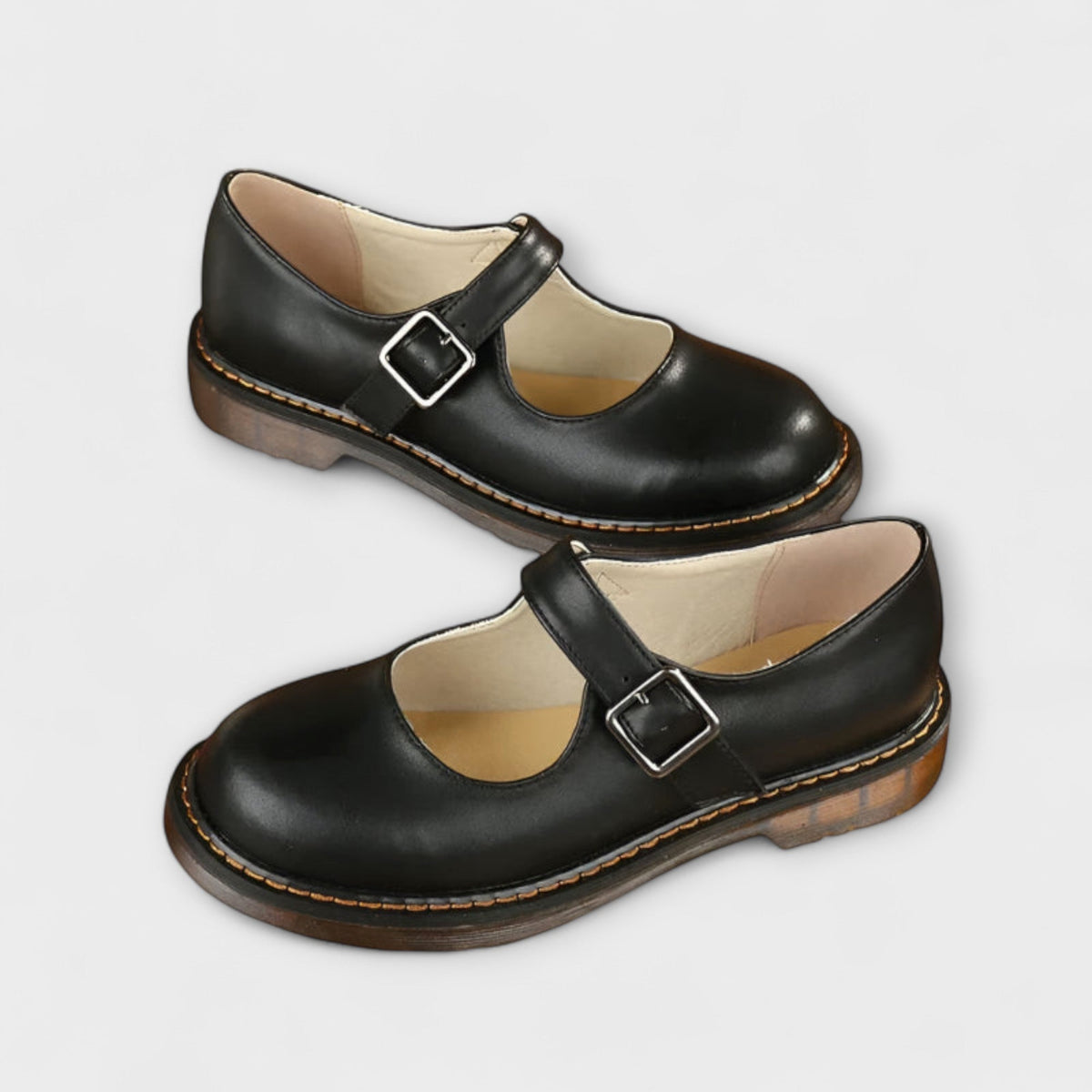 Claire loafers met gesp en sierstiksels